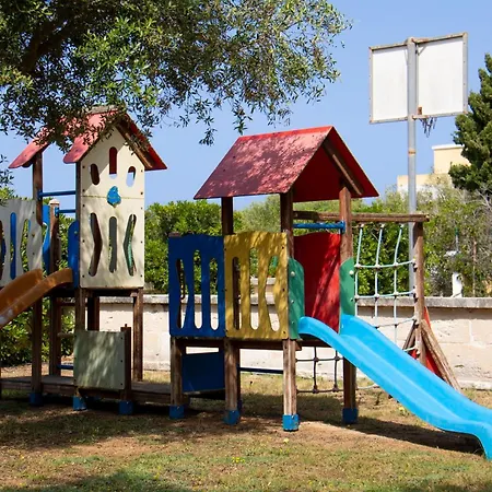 Grupoandria Club Andria מלון דירות סיוטאדלה