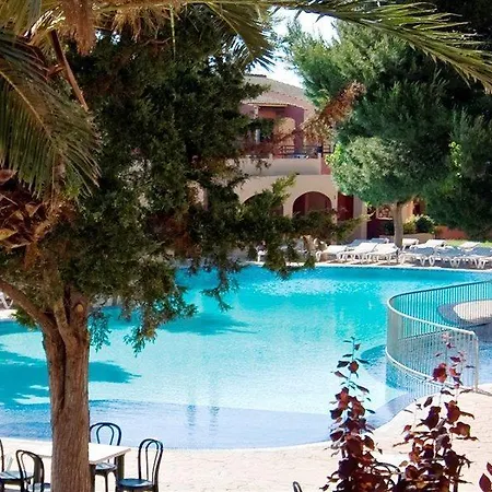 Grupoandria Club Andria מלון דירות 3*